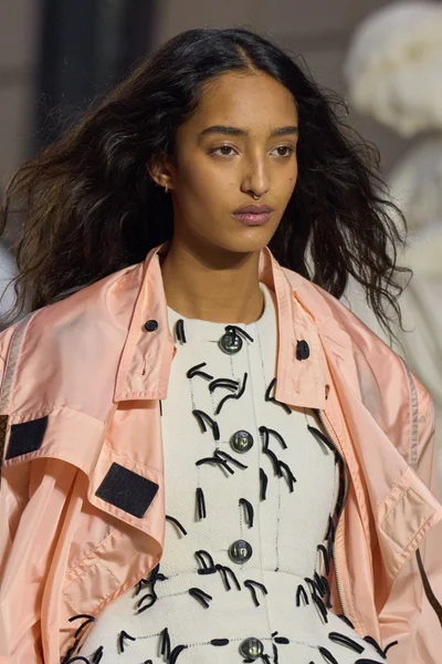 Look 24